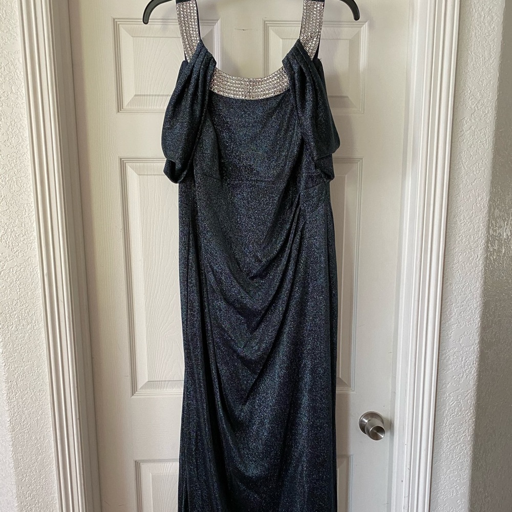 NWT!! Never worn before formal gown!